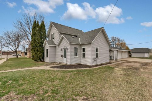 209 E James St, Paynesville, MN, 56362-1616 | Card Image