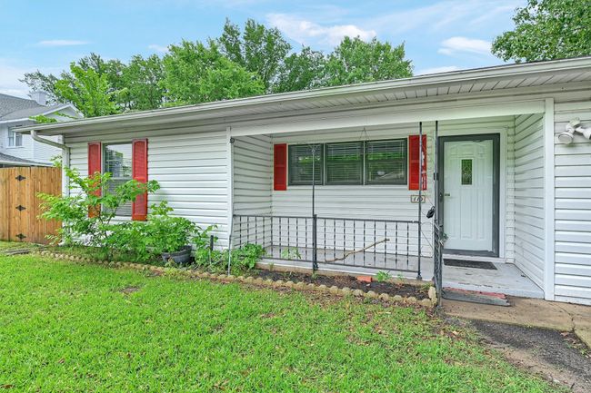 110 W Moore St, House other with 2 bedrooms, 2 bathrooms and null parking in Sherman TX | Image 5