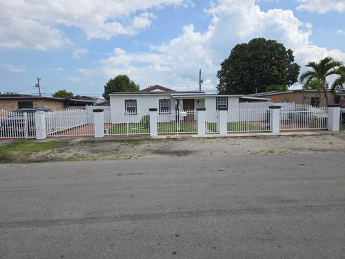 50 E 43rd St, Hialeah, FL, 33013-2251 | Card Image