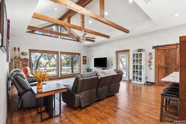 381 Camino Primero, House other with 3 bedrooms, 2 bathrooms and null parking in Leakey TX | Image 7