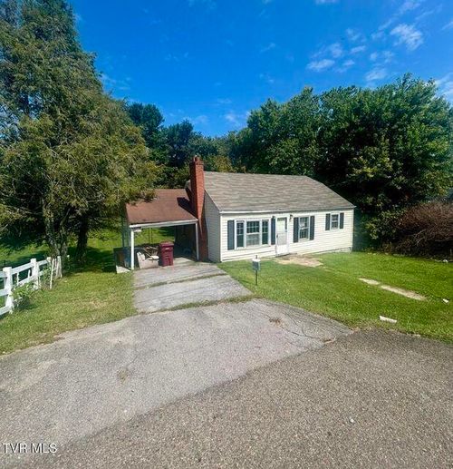 3578 W W Market St Street, Johnson City, TN, 37604 | Card Image