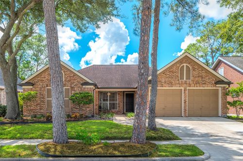 16014 Surrey Woods Dr, Friendswood, TX, 77546-3100 | Card Image