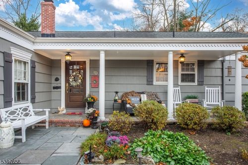 11 Rall Ct, Roseland, NJ, 07068-1436 | Card Image