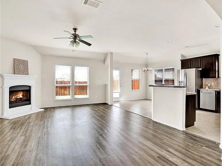 Residential Lease in Little Elm 3