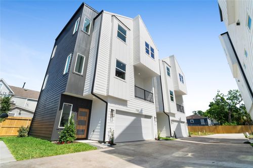 1122 Hogan St, Houston, TX, 77009-8640 | Card Image