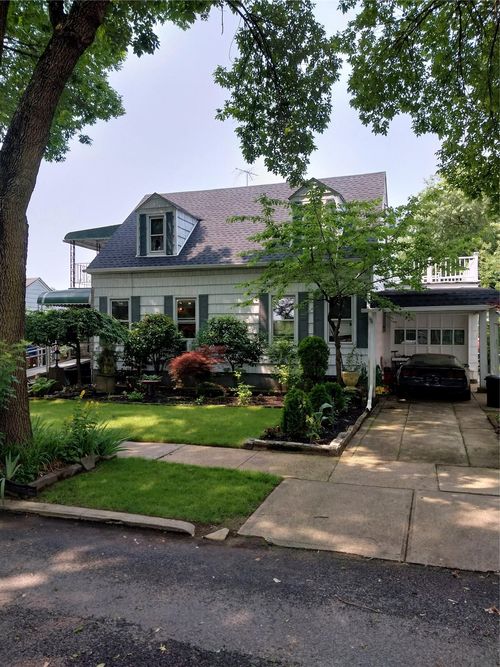 83 243rd St, Bellerose, NY, 11426-1324 | Card Image