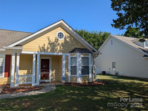 125 Foxglove Dr, Statesville, NC, 28625-9589 | Card Image