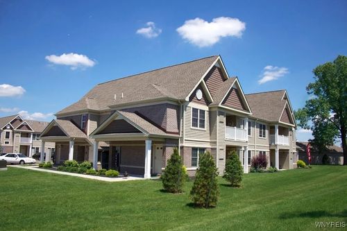 3524 Deer Lakes Dr, Amherst, NY, 14228-5452 | Card Image
