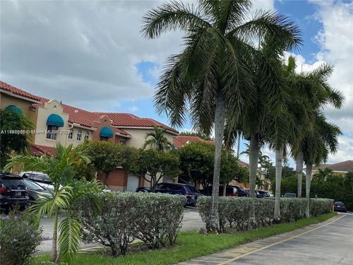 apt-708-6960 Nw 174th Ter, Hialeah, FL, 33015-7122 | Card Image