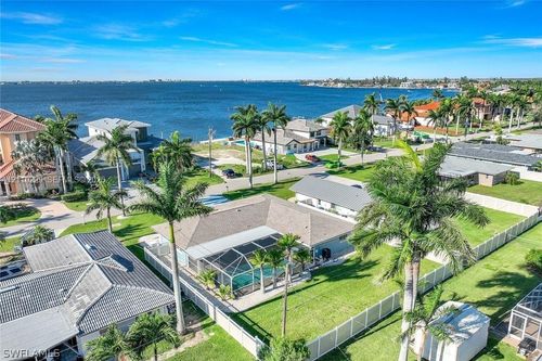 355 Bayshore Dr, Cape Coral, FL, 33904 | Card Image