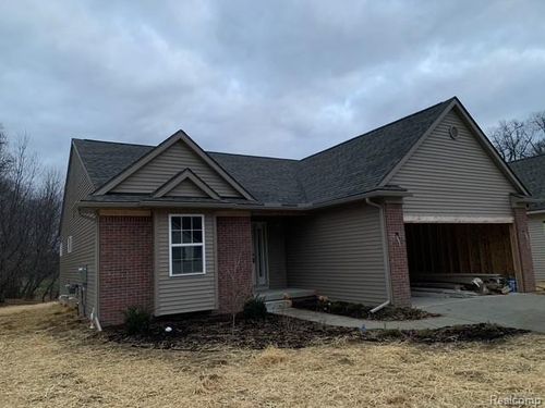 11481 Hidden Oaks Dr, Clio, MI, 48420-2905 | Card Image