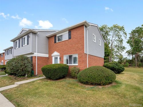 2530 Patrick Henry St, Auburn Hills, MI, 48326-2325 | Card Image