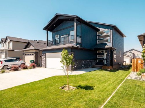 332 Rivergrove Chase W, Lethbridge, AB, T1K8E8 | Card Image
