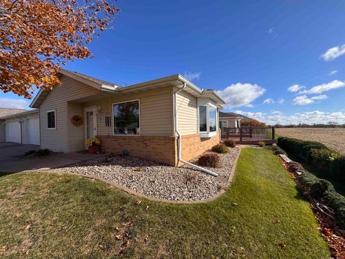 504 4th St Se, Waukon, IA, 52172-2039 | Card Image