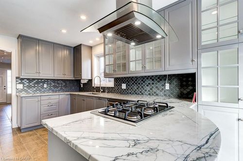 upper-68 Nashville Cir, Hamilton, ON, L8G5H2 | Card Image
