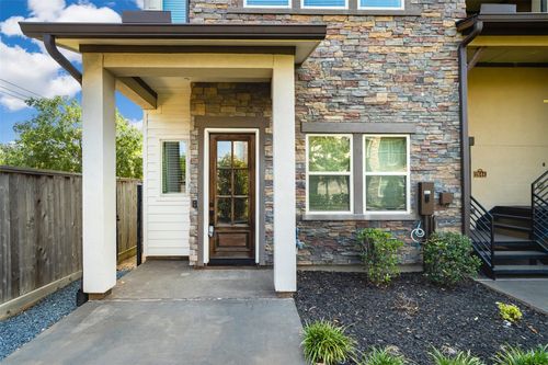 2640 Fountain Key Blvd, Houston, TX, 77008-5501 | Card Image