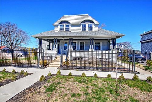 300 Farmington Ave, Cranston, RI, 02920-7018 | Card Image