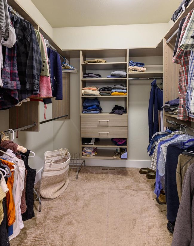 Spacious closet | Image 22