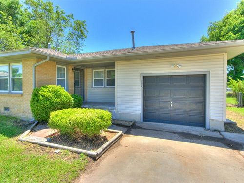 710 Highland Parkway, Norman, OK, 73069 | Card Image