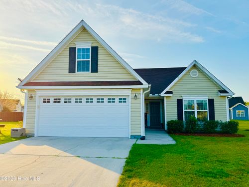 100 Kenmore Ct, New Bern, NC, 28560-8523 | Card Image
