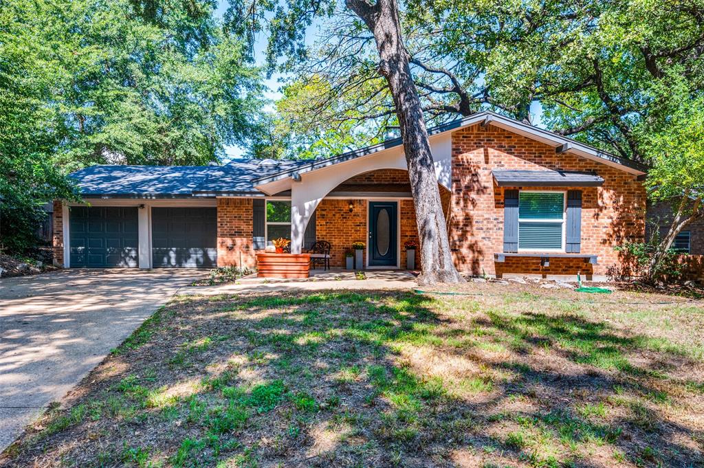 Baylor Dr, Arlington, TX 76010