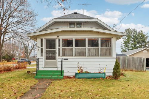 1124 Sherman Ave W, Fort Atkinson, WI, 53538-1539 | Card Image