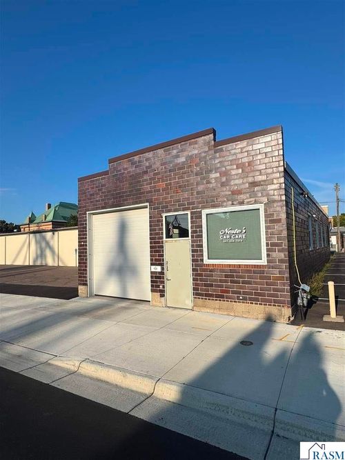 212 2nd St Nw, Waseca, MN, 56093-2402 | Card Image