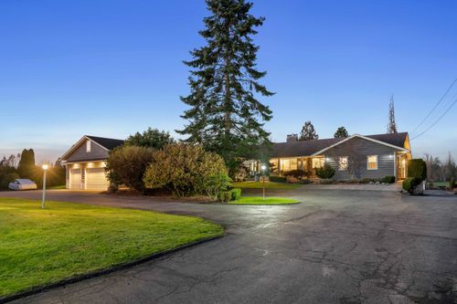 21871 100 Avenue, House other with 6 bedrooms, 5 bathrooms and 12 parking in Langley BC | Card Image
