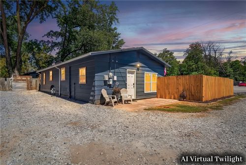 403 1st Ave Sw, Gravette, AR, 72736-9737 | Card Image