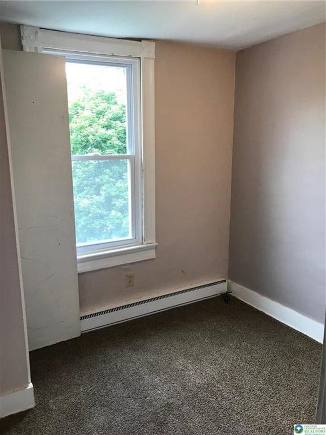305 E Union St, Home with 0 bedrooms, 0 bathrooms and null parking in Tamaqua PA | Image 7