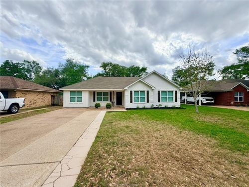 3209 Bonham Dr, Bryan, TX, 77803-0875 | Card Image