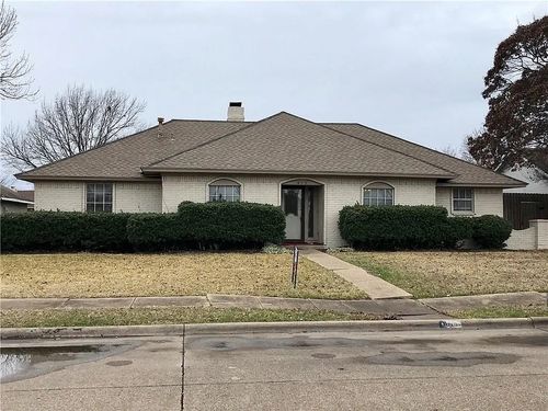 613 Trail View Ln, Garland, TX, 75043-5633 | Card Image