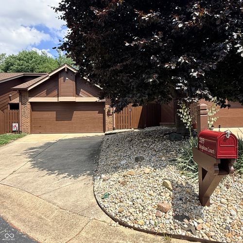 209 Brighton Ct, Greenwood, IN, 46143-1918 | Card Image