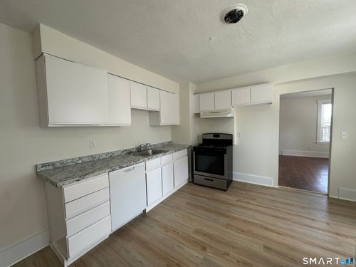 2-101 Riverview Avenue, New London, CT, 06320 | Card Image
