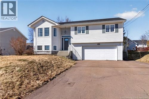 141 Gilbert-Finn St, Dieppe, NB, E1A8B8 | Card Image