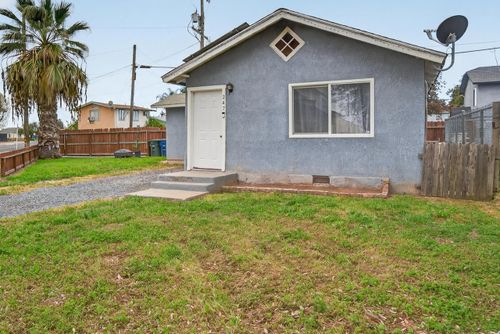 247 S College, Dinuba, CA, 93618 | Card Image