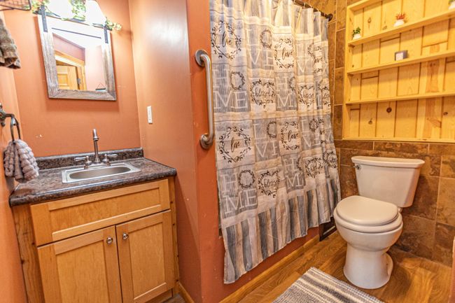 8 - Bathroom.jpg | Image 11