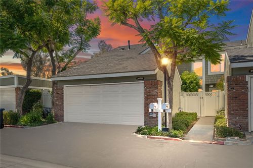 25061 Silverleaf Ln, Laguna Hills, CA, 92653-4918 | Card Image