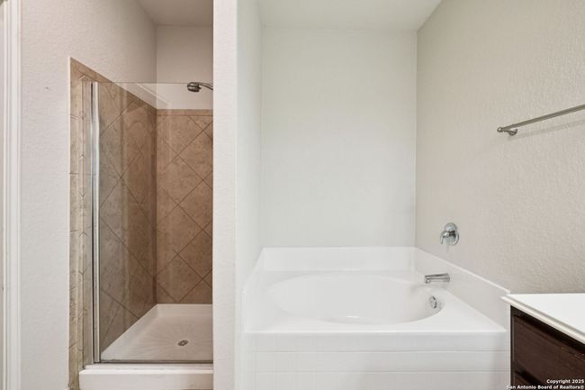 12102 Luckey Smt, House other with 3 bedrooms, 2 bathrooms and null parking in San Antonio TX | Image 11