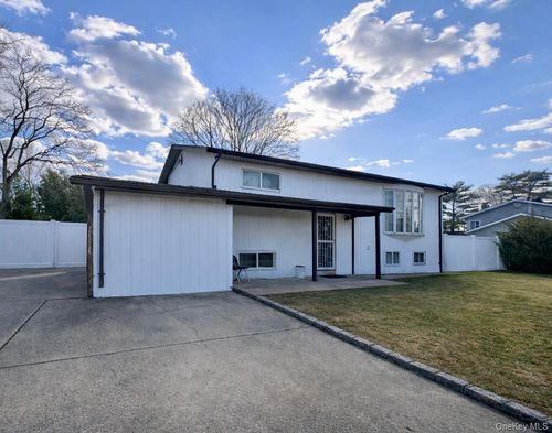 46 Anna Rd, Bay Shore, NY, 11706-1704 | Card Image