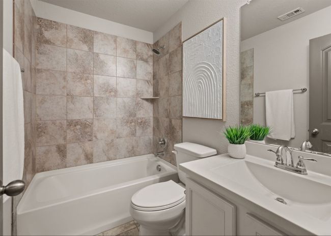 Upstairs bathroom | Image 31