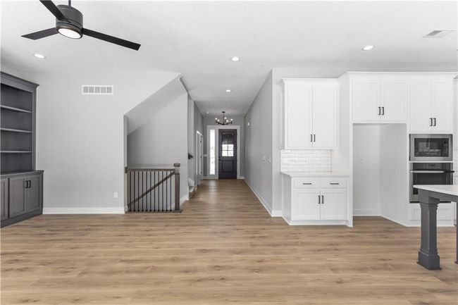 Photo is from a similar model. | Image 15