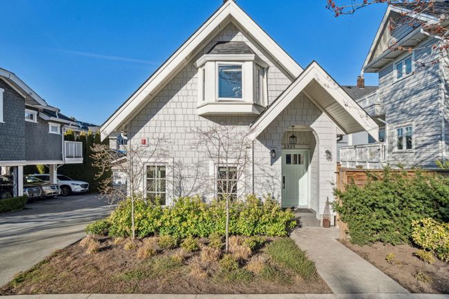 2325 Larch Street, Townhouse with 2 bedrooms, 1 bathrooms and null parking in West Vancouver BC | Image 1