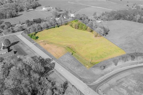 1 Windsor Rd, Hamptonville, NC, 27020 | Card Image