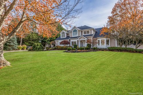 16 Ashley Loop, Northport, NY, 11768-1463 | Card Image