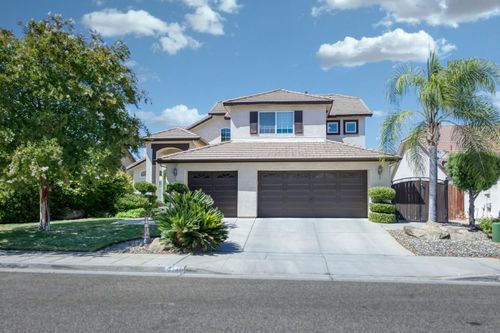 2146 E Sawgrass Ave, Fresno, CA, 93730-5131 | Card Image
