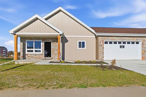 6683 Warner Farm Dr, Deforest, WI, 53532-8802 | Card Image