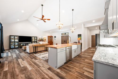 123 Oxbow Ln, Albany, NH, 03818-6054 | Card Image