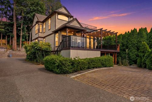 1542 E Sammamish Parkway Ne, Sammamish, WA, 98074 | Card Image