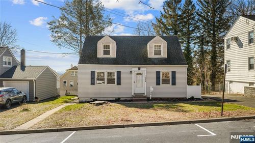 316 N 15th Pl, Prospect Park, NJ, 07508-2223 | Card Image